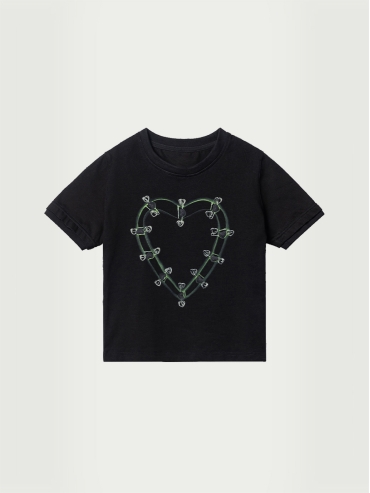 Green-black safety pin heart T-shirt