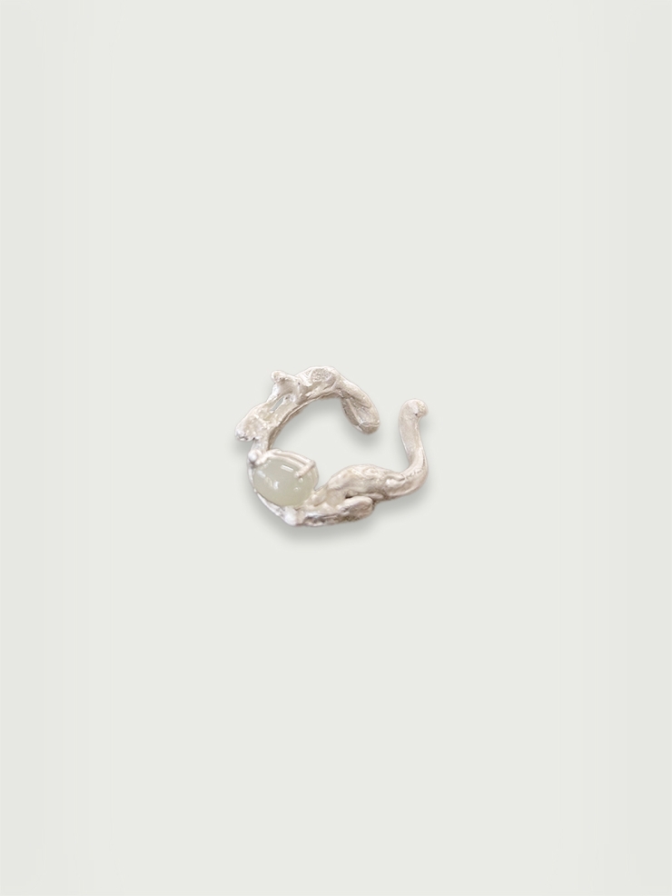 White silver swirl ring with jade