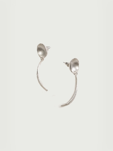 Shell earrings with hanyings