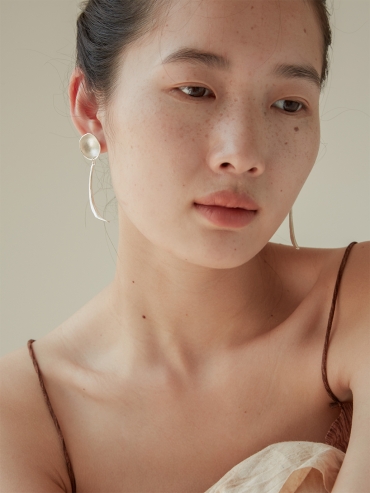Shell earrings with hanyings
