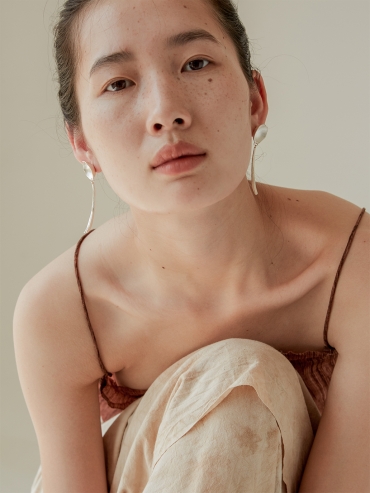 Shell earrings with hanyings