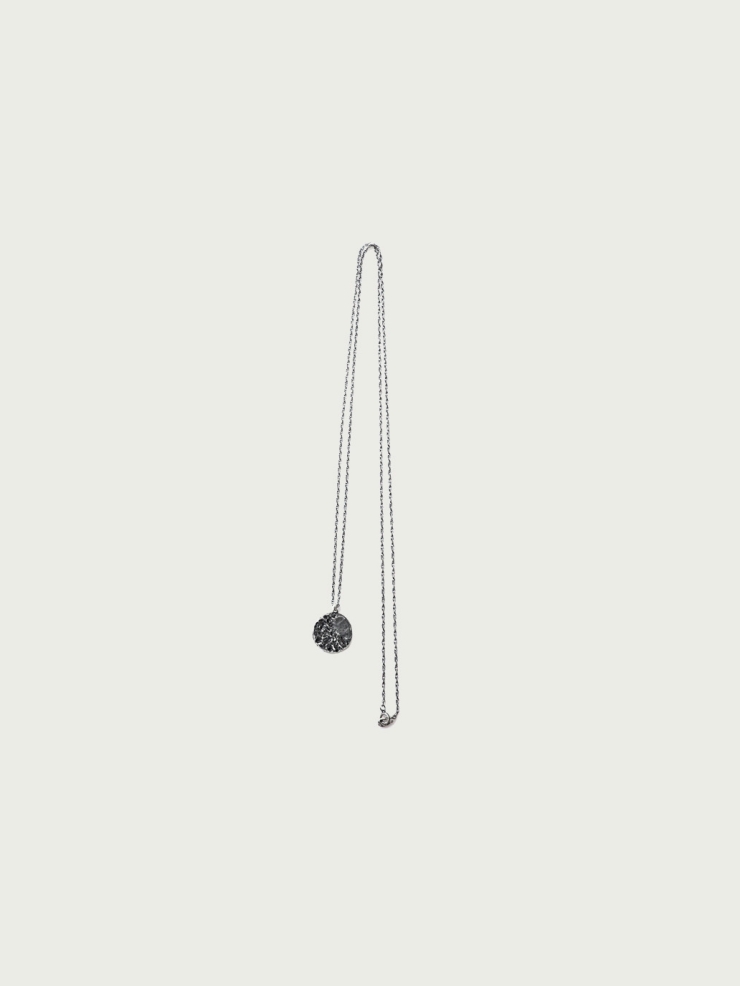 Black merge necklace