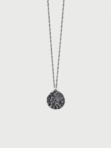 Black merge necklace