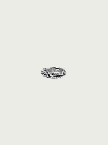Black and silver riddle ring