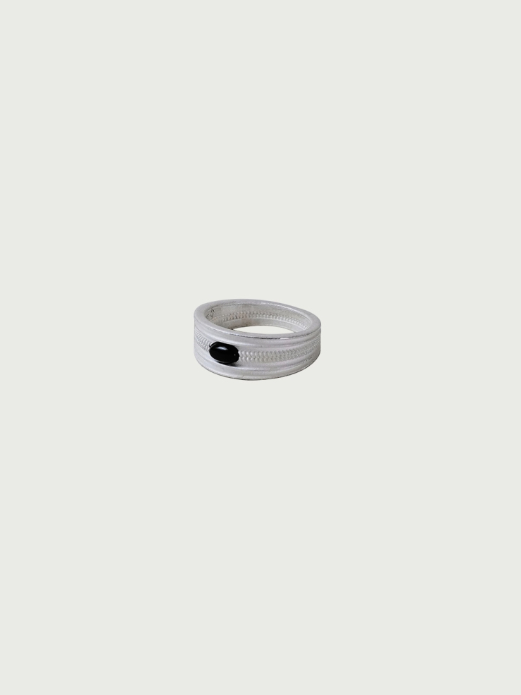 Horizontal weave black agate ring