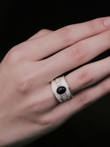Black agate wide ring