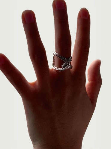 Three lines knots ring