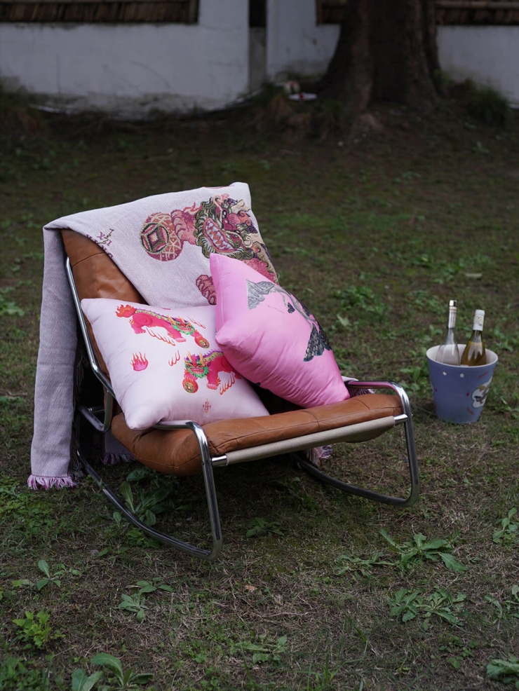 Pink kylin blanket