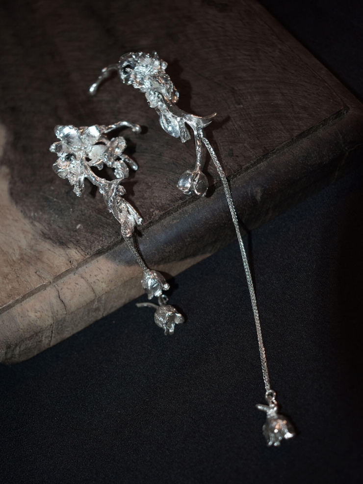 Silver Putuoluo short flower chain earring - single