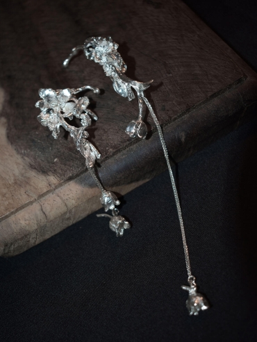 Silver Putuoluo short flower chain earring - single