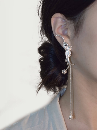 Silver Putuoluo long flower chain earring - single