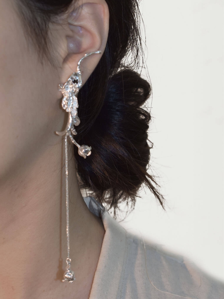 Silver Putuoluo long flower chain earring - single