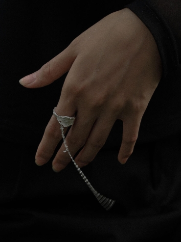 Silver carved ring with chain