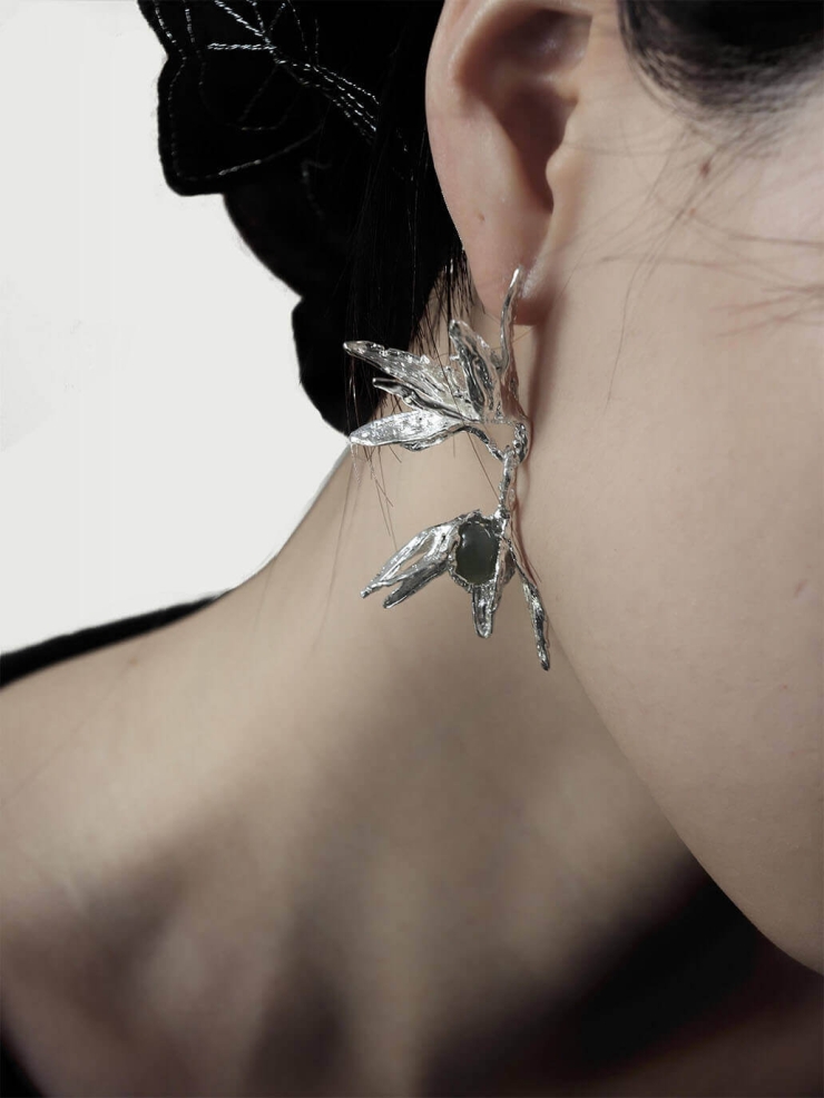 Silver rose hibiscus earring - single