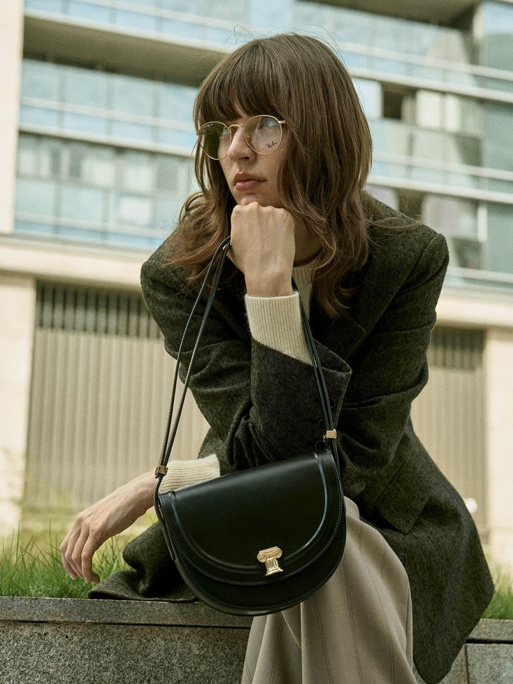 Shining Black Sunset Saddle Bag