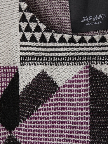 Mixed green knit tanktop with traditional geometric pattern