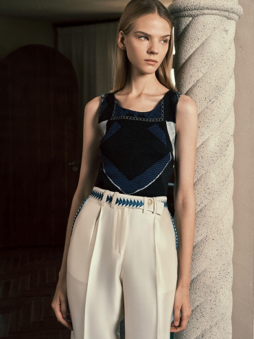 Mixed black knit tanktop with traditional geometric pattern