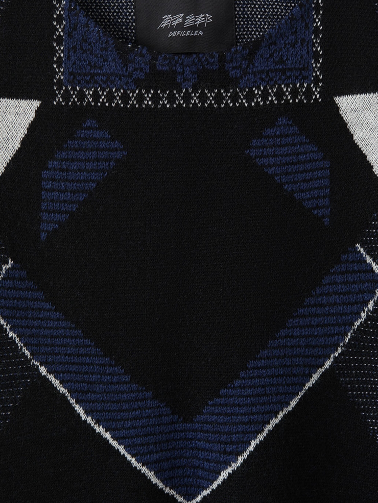 Mixed black knit tanktop with traditional geometric pattern