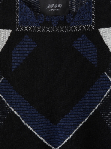 Mixed black knit tanktop with traditional geometric pattern