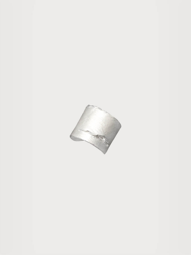 White ocean shadow ring