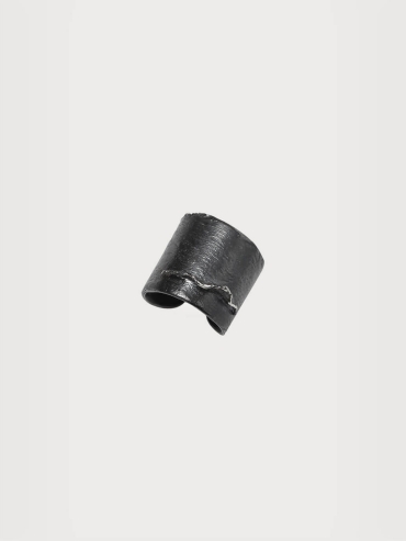 Black ocean shadow ring