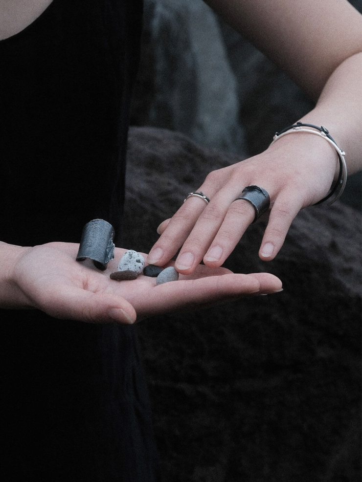 Black ocean shadow ring