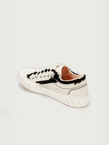 Formula low white/black sneakers