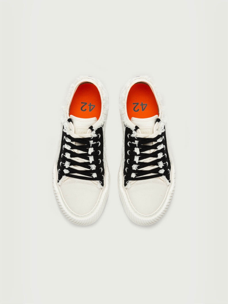 Formula low black/white sneakers