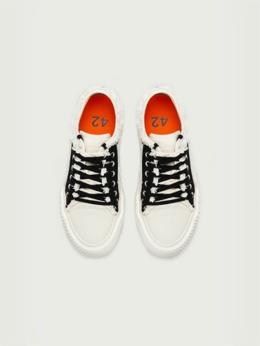 Formula low black/white sneakers