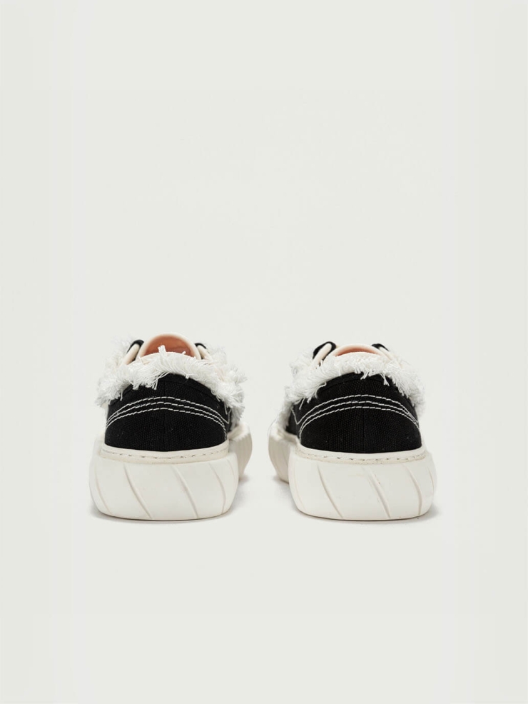 Formula low black/white sneakers