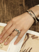 A Floral Note Ring
