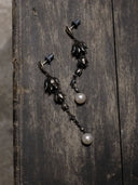 prestashop:1:2201:15313 | Black flower chain earrings with pearl
