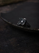 prestashop:1:2784:14614 | Black petal ring inlaid with zircon