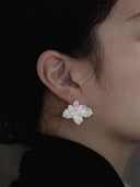 prestashop:1:3010:15571 | Silver Half Lotus Stud Earring - single