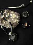 prestashop:1:4438:21638 | Black & White Faceted Leather Silver Bead Pearl Necklace