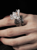 prestashop:1:4521:21981 | Silver Dark Camellia Ring
