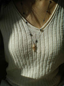 prestashop:1:5052:24821 | Gold Hand-Shaped Pearl Braided Necklace