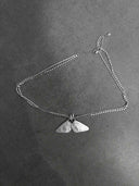 prestashop:1:5431:26152 | Three Eyed Moth Necklace